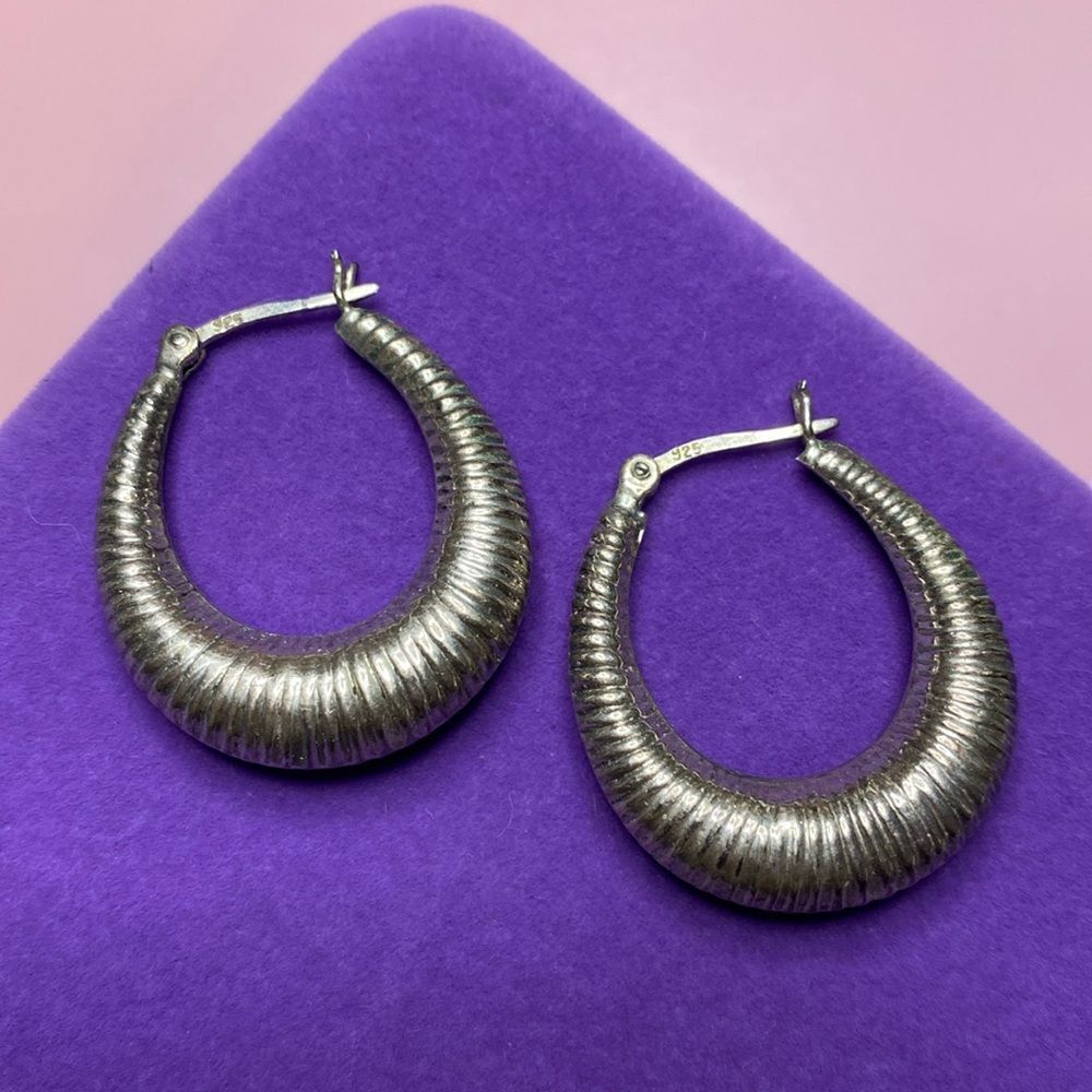 💛 Vintage 925 Bold Scalloped Shrimp Hoop Earrings